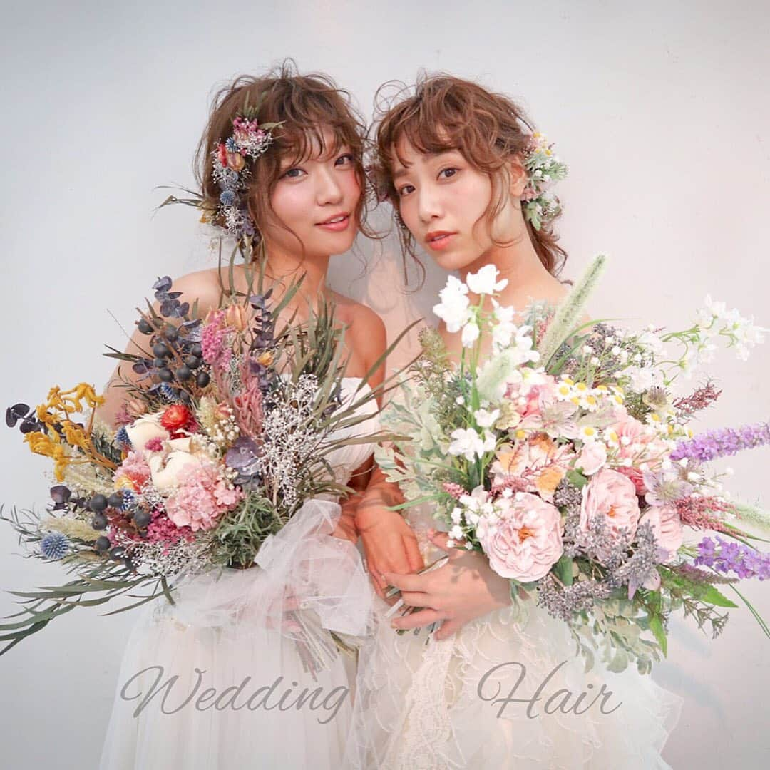 ♡プラコレWedding·⋆*さんのインスタグラム写真 - (♡プラコレWedding·⋆*Instagram)「@placolewedding【#Dressy花嫁 】【#プラコレ】をつけて投稿&フォローしてね♩ . 注目の Dressy記事をPick UP ♥ >>>swipeしてね* . お洒落な#ウェディングヘア と #ブーケ の組み合わせをcheck💕 やっぱりお花で飾り付けた ゆる巻きヘアアレンジは 花嫁様に大人気なんです💐✨ . 春にもぴったりな #花嫁コーディネート のお写真を 保存してウェディングの 参考にされてみてくださいね😊 . -: :-: :-: :-: :-: :-: :-: :-: :-: . こちらのお写真は 1枚目> @kousukekawagutiさん 2枚目> @the_dress_roomさん 3枚目> @aim_bridalさん 4枚目> @erina.fujimaki_studio8 さん です✬* 可愛いお写真をありがとうございます♡ -: :-: :-: :-: :-: :-: :-: :-: :-: . 記事もcheckしてね* >>http://bit.ly/2P3vTWr Editor:kazuyon . 『#Dressy花嫁』『#プラコレ』の ハッシュタグをつけて写真をUPしてね✦ 花嫁アプリ『Dressy by プラコレ』の 記事に掲載＆リグラムされるかも♩ . -: :-: :-: :-: :-: :-: :-: :-: :-: . 花嫁アプリでは、 プロのアドバイザーに結婚式の相談を何度でも♡ ウェディングドレスの記事や、 自分のウェディングレポを残せちゃう♡” . ＞＞＞TOPのURLからcheck ⋈ @placolewedding ＞＞＞結婚のご相談は プラコレウェディングアドバイザーへ♡ @wedding_adviser ＞＞＞ウェディングレポを残したいなら、 farny by プラコレをcheck ✎ @farny_wedding ＞＞＞ウェディングアイテム＆DIYは farnyアイテムをcheck ❁ @farny_wd.item >>>沖縄フォトウェディングの予約は ainowa(あいのわ)をcheck✈ @ainowa_okinawa >>>素敵なドレスに出会いたい花嫁さま♡ @dressyonline_をcheck . みなさまからのいいねや保存 コメントをお待ちしています♥ 「このウェディングドレス可愛い！」 「ヘアスタイルも気になる！！」 「今の花嫁さんの流行りは！？」etc. . ┈┈┈┈┈┈┈┈┈┈┈┈┈┈┈┈┈┈┈ #プレ花嫁 #卒花 #花嫁 #卒花嫁 #結婚 #結婚式 #結婚準備 #花嫁準備 #撮影指示書 #weddingtbt #weddingdress #運命の一着 #花嫁コーディネート #試着レポ #farnyレポ #前撮り#後撮り #2020春婚 #2020年夏婚 #2020秋婚 #2020年冬婚 #ウェディングドレス #編みおろしヘア #ブライダルヘア #花嫁コーディネート #ナチュラルウェディング #ブーケ #フラワーコーディネート」3月24日 17時51分 - placole_dressy