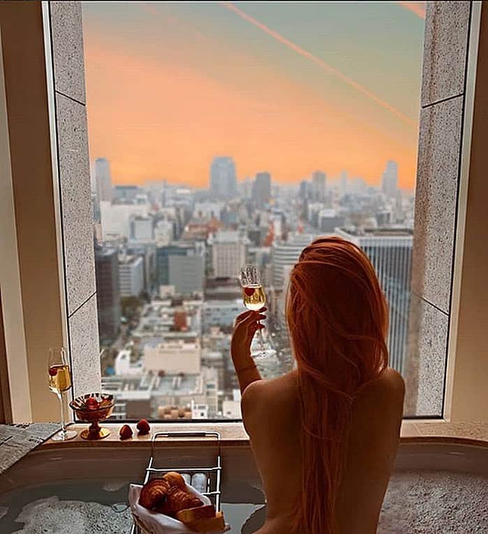 The St. Regis Osakaさんのインスタグラム写真 - (The St. Regis OsakaInstagram)「. 鮮やかなオレンジ色の夕焼けと あなたの夜を締めくくるデカダンス ここにしかない特別な瞬間を ㅤㅤㅤㅤㅤㅤㅤㅤㅤㅤㅤㅤㅤ A brilliant orange sunset and some decadence to top your evening off to an exquisite moment unlike any other. ㅤㅤㅤㅤㅤㅤㅤㅤㅤㅤㅤㅤㅤ Photo Credit: @elsa_cyril ㅤㅤㅤㅤㅤㅤㅤㅤㅤㅤㅤㅤㅤ ㅤㅤㅤㅤㅤㅤㅤㅤㅤㅤㅤㅤㅤ #StRegis #LiveExquisite #MarriottBonvoy #stregisosaka #osaka #travelgram #travelphotography #luxuryhotel #osakaluxuryhotel #visitjapan #japantravel #osakahotel #osakatravel #luxurydetails #sunset #osakasunset #bathtime #relaxation #selfcare」3月24日 17時53分 - stregisosaka