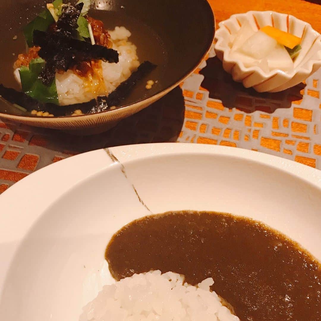 keikobun34さんのインスタグラム写真 - (keikobun34Instagram)「・ lunch 🐮🍽🥩 ・ 中学からのお付き合い♥ とっても楽しみにしてた久々のlunch会。 行きたかった 『くま3』を 予約してくれたので行ってきました!! 謎解きのようなメニューに頭使いましたが、 どのお料理もお肉が最高に美味しかったです☆ お誕生日のお祝いもしてもらって、 いつもありがとう♥ ・ ・  #ランチ#lunch #肉ランチ#肉スタグラム  #肉女子#肉女子会  #アラフィフ#アラフォー #アラフォーライフ#アラフィフライフ」3月24日 18時03分 - keikobun34