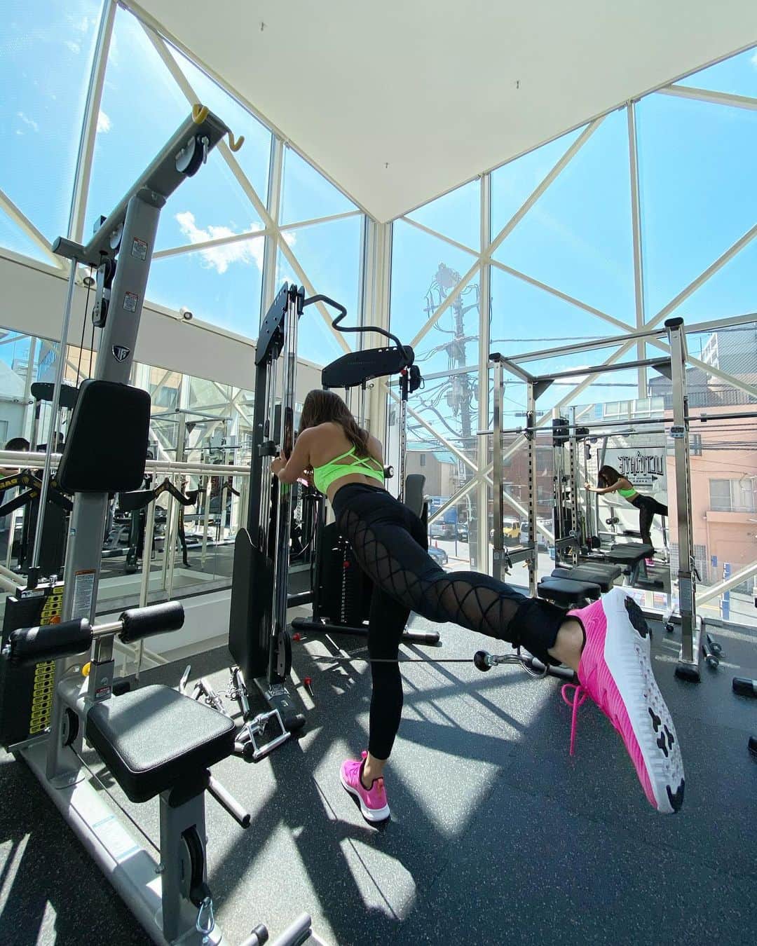 坂本マリアさんのインスタグラム写真 - (坂本マリアInstagram)「パーソナル復活🥊✨夏に向けてまた頑張る💪 ・ #workout #gym #パーソナルジム　#パーソナルトレーナー #ワークアウト　#トレーニング　#美意識　#美容」3月24日 19時08分 - sakamoto_maria