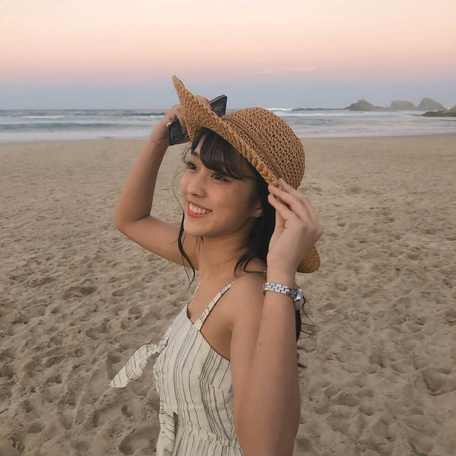川畑綾理のインスタグラム：「Ｂｙｒｏｎ Ｂａｙ‼︎ (((飛んだ🕴 . . .  #オーストラリア #オーストラリア旅行 #サーフィン #ゴールドコースト #バイロンベイ #サーファーズパラダイス #旅行 #海外旅行 #旅行好きな人と繋がりたい #今日の服 #カランビンワイルドライフサンクチュアリー #いいね返し #フォロー返します #australia #australiatrip #goldcoast #queensland #byronbay #surf #coolangatta #surfersparadise #travelgram #travel #ootd #fashion #l4l #f4f #シブサン  #プラチナムプロダクション #platinumproduction」
