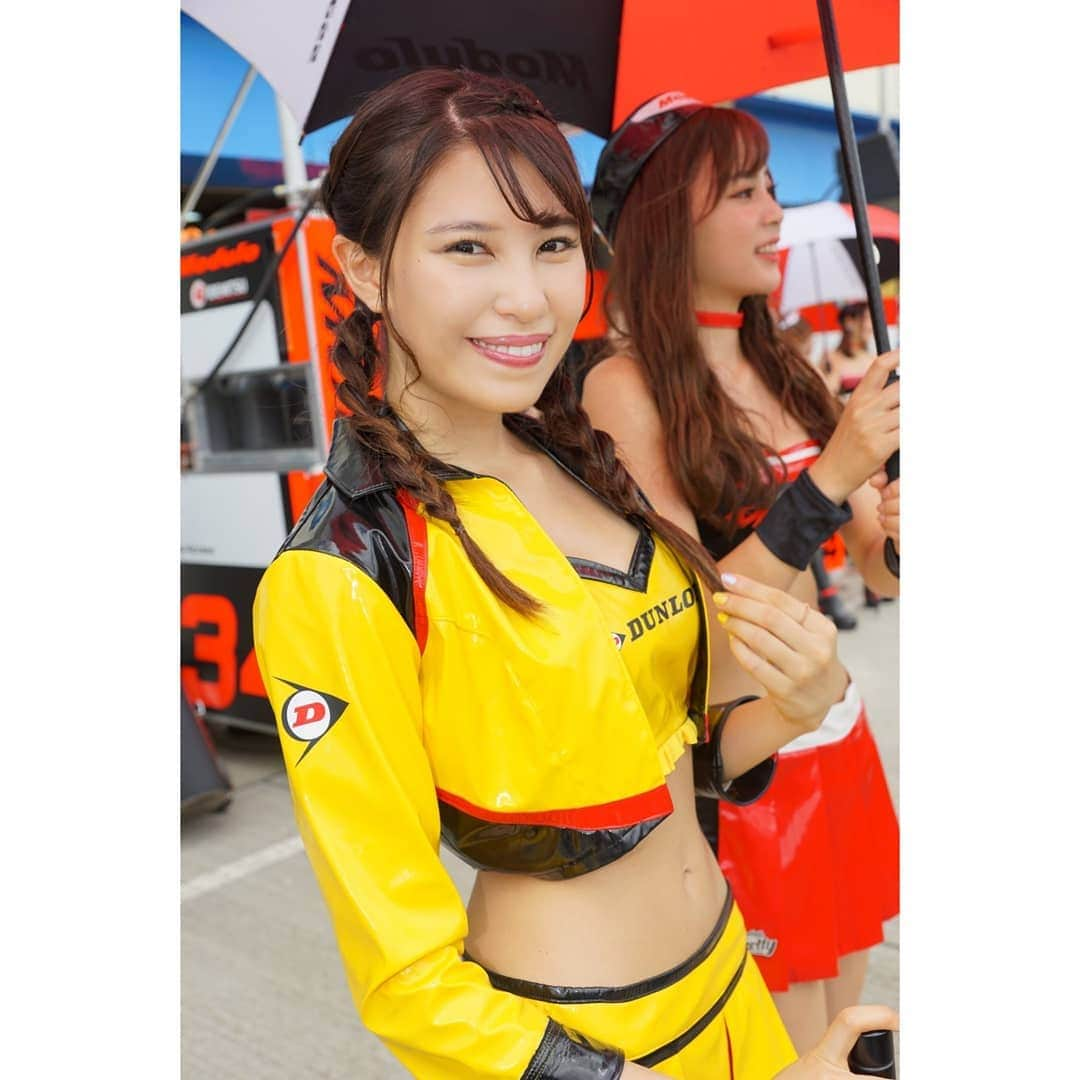 宮島マリーナのインスタグラム：「先日懐かしい写真を頂きました 😳 . . . #レースクイーン #Direzzagirls #宮島マリーナ #rq #オスカープロモーション #gridgirl #gt300 #superGT #車好きな人と繋がりたい #レース #笑顔 #smile #ダンロップ #dunloptires #イベントコンパニオン #イベコン #japanesegridgirl #model #モデル #japanesemodel #japanesegirl #dunlop #supergt300 #64号車 #オートポリス #autopolis」