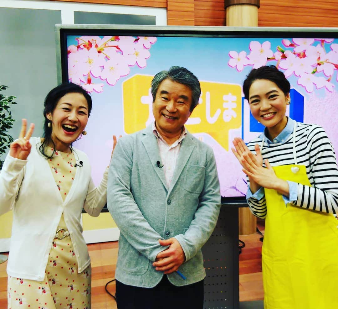 豊平有香さんのインスタグラム写真 - (豊平有香Instagram)「かご4に田辺師匠、降臨✨ 私が小学生の時からテレビ・ラジオで知っているアナウンサーと一緒にMCができるなんて😭 ♪中2のころから七三で～♪ってオンエアで歌ってくれるとは🤣 もっと田辺師匠を堪能したい方は、4月1日のどーんと鹿児島をご覧ください‼️」3月24日 19時34分 - yukatoyohira0420