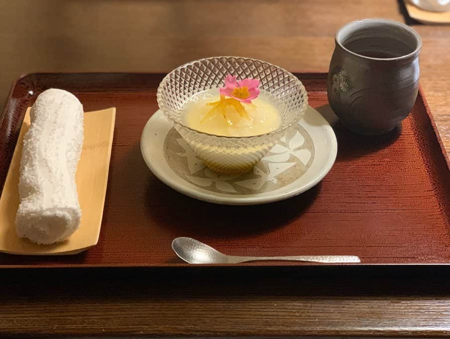 朝風れいさんのインスタグラム写真 - (朝風れいInstagram)「夜ご飯🥂🍽 ・ ・ ・ 16時頃お宿に着いて、一先ずお風呂入って♨️17時半からの早めの夕飯✨ ・ ・ 昨年食べた肉鍋が無かったのは残念でしたが（笑）春を感じるお料理の数々…🌸目にも舌にも美しかったです🤤 ・ ・ ・ #夜ご飯 #夕食 #普段あり得ない #早めの時間 #春 #鬼怒川温泉 #鬼怒川 #界鬼怒川 #星野リゾート #星野リゾート界鬼怒川 #犬と泊まれる宿」3月24日 19時42分 - rei.wd