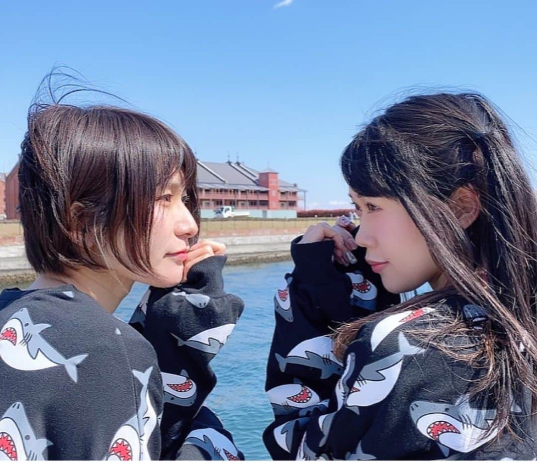 来栖うさこさんのインスタグラム写真 - (来栖うさこInstagram)「🦈 みやびちゃんと踊りました❤️ YouTubeにupするので 楽しみにしててください(*^▽^*) . . . . #来栖うさこ  #齧り付きたいお尻 #愛媛県産グラドル #グラドル #グラビア #グラビアアイドル #ショートカット女子 #ショートヘア #お尻 #model #cosplayer #gravureidol #japan #tokyo #asiangirls #sexy #踊ってみた #釘町みやび #横浜 #yokohama」3月24日 20時02分 - kurusu_usako