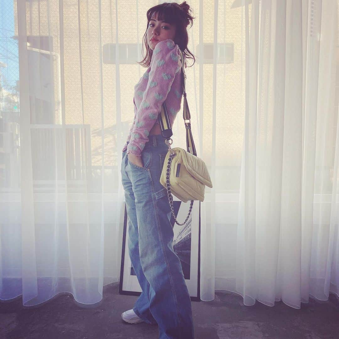 池田エライザさんのインスタグラム写真 - (池田エライザInstagram)「猫村さんの取材でした。  私服だけでも明るめにと…。 👚　@forloveandlemons 👖　@acnestudios 👟　@lecoqsportif_jp 👝　@marcjacobs」3月24日 20時02分 - elaiza_ikd