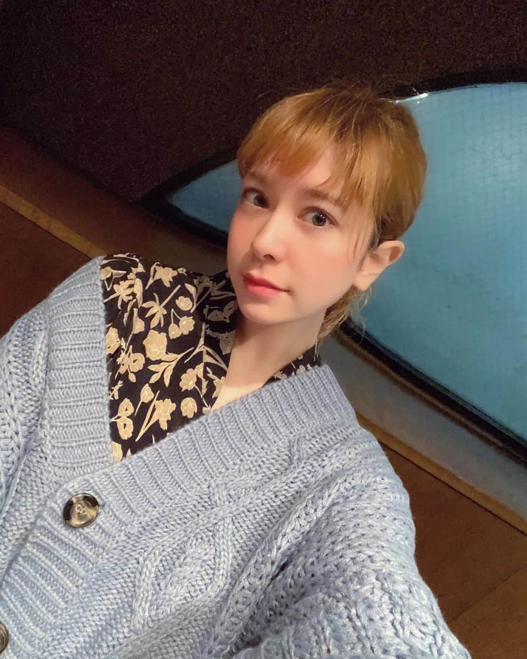 のインスタグラム：「赤坂の串揚げ屋さん　#串の家  コの字カウンターのみのお店☺︎ストップゆうまでお任せで出してくれる式😋ネタ小ぶりで20本くらい余裕で食べれちゃう🤤飲んで食べて1人１万円くらい💸他のメニューはなし😭早い時間ということもあって空いてました✨  #赤坂グルメ　#赤坂　#赤坂見附グルメ #赤坂見附　#和食　#居酒屋　#kushiage #グルメスタグラム #食べスタグラム　#akasaka #東京グルメ　#東京グルメ部 　#tokyofoodie  #グルメ好きな人と繋がりたい #グルメ女子 #グルメ部 #グルメ部 #お酒好きな人と繋がりたい #お酒好き女子　@burberry #お洒落さんと繋がりたい #春服　#串揚げ　#串カツ #tokyo #foodie #春服 #東京グルメ #1人 #好きな人 #お酒」
