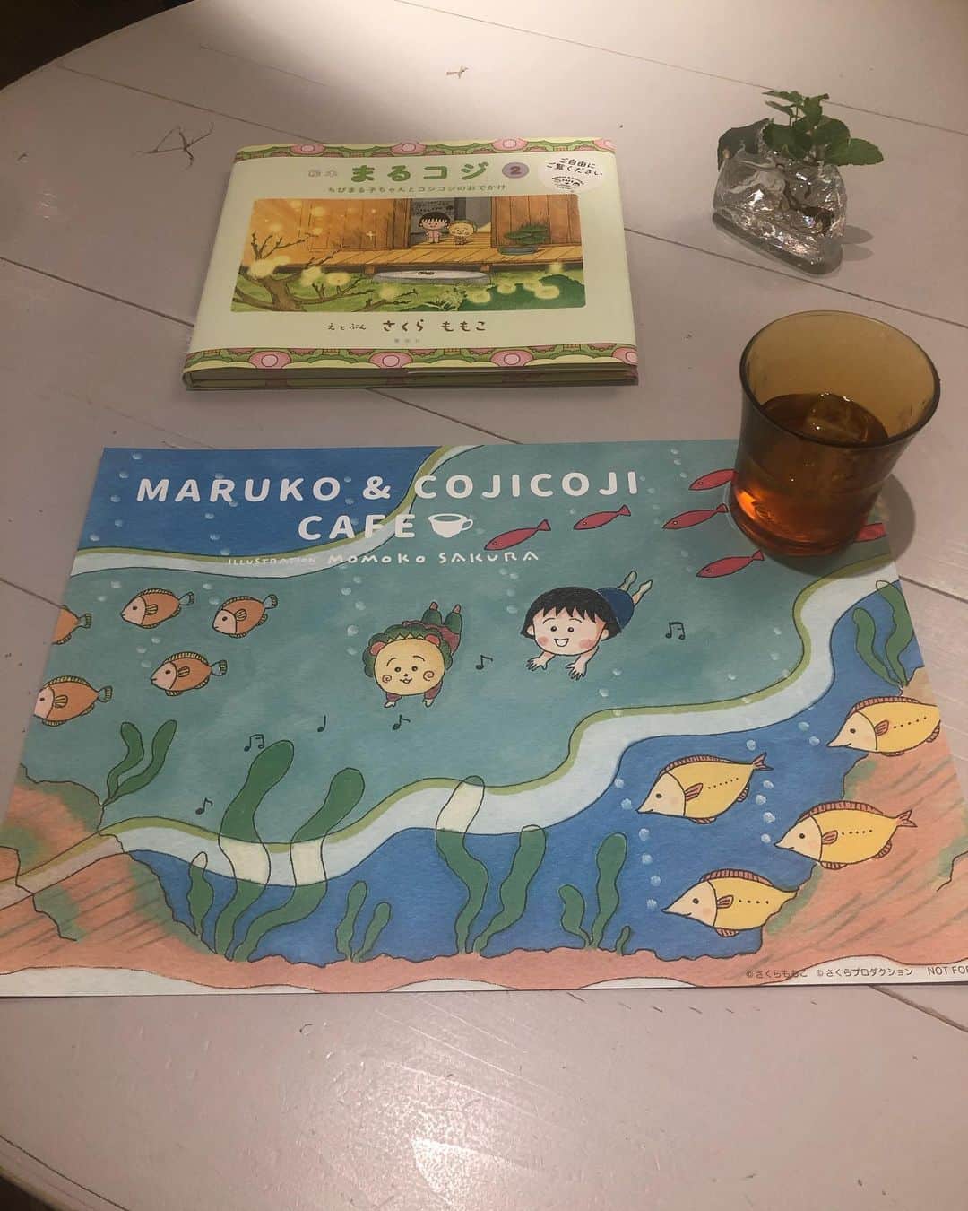 夏奈子のインスタグラム：「今日は銀座へ⭐️ お散歩してたら ちびまる子ちゃんカフェ発見！ ちびまる子ちゃんファンとして 知らなかった事も悔しいけどw 見つけた瞬間秒で行きました💕 お一人様は私だけでしたが 最高に癒される時間でした❤️ グッズも購入して帰りましたー！またupします＾＾ #ちびまる子ちゃん  #ちびまる子ちゃんカフェ  #ちびまる子ちゃんシリーズ  #可愛い #大好き #癒し #辛口のまる子推し #怠け者のまる子と似てる #ファン #銀座」