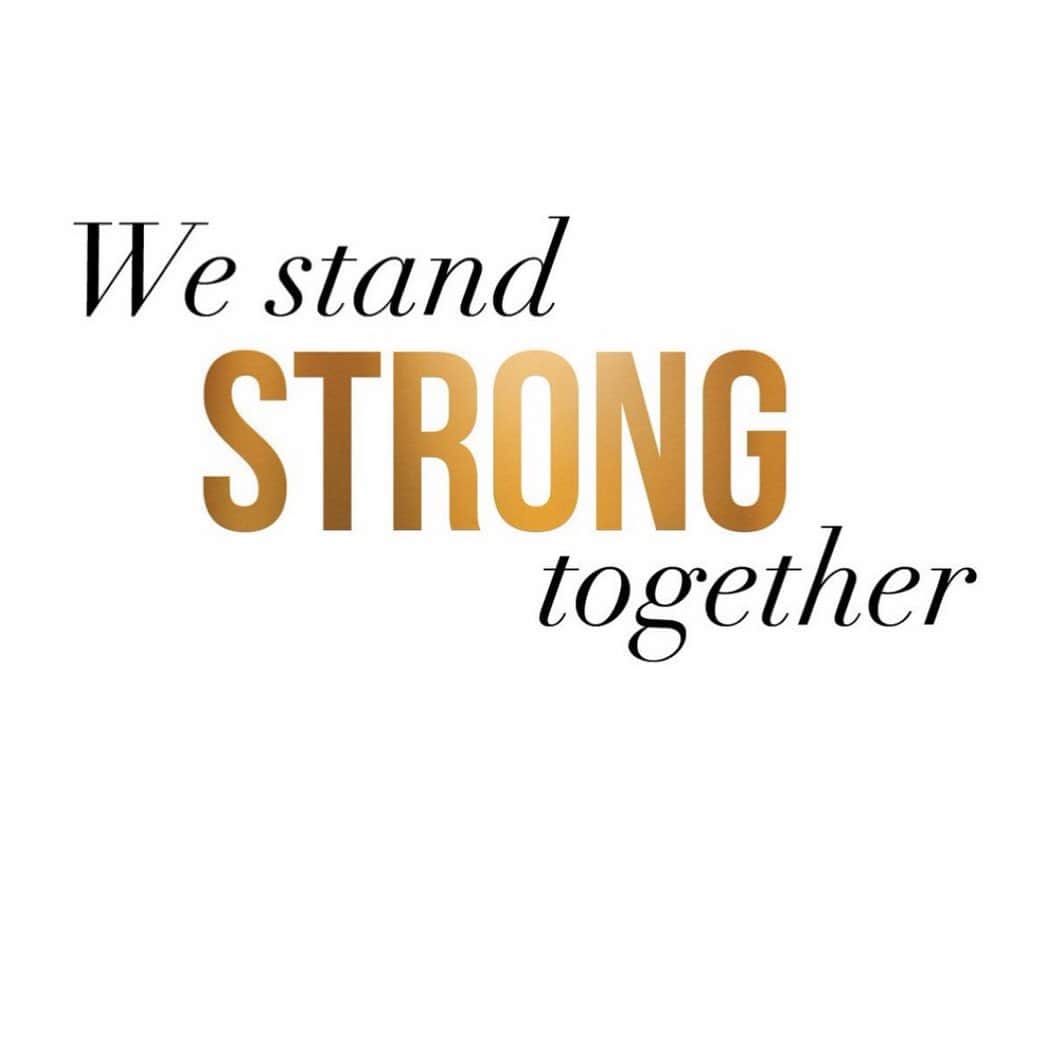 ユイットさんのインスタグラム写真 - (ユイットInstagram)「We stand Strong together #Unis nous sommes plus forts 🙏🏼 #StaySafe #huitofficial」3月24日 20時19分 - huit8_official