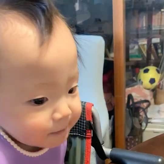 大月さゆのインスタグラム：「今一番癒される動画🐣この声🐥  #ご飯を食べて満足の声 #おばバカ日誌 #ベイビーたちよ #この世の中を無垢な笑顔で満たしておくれ」