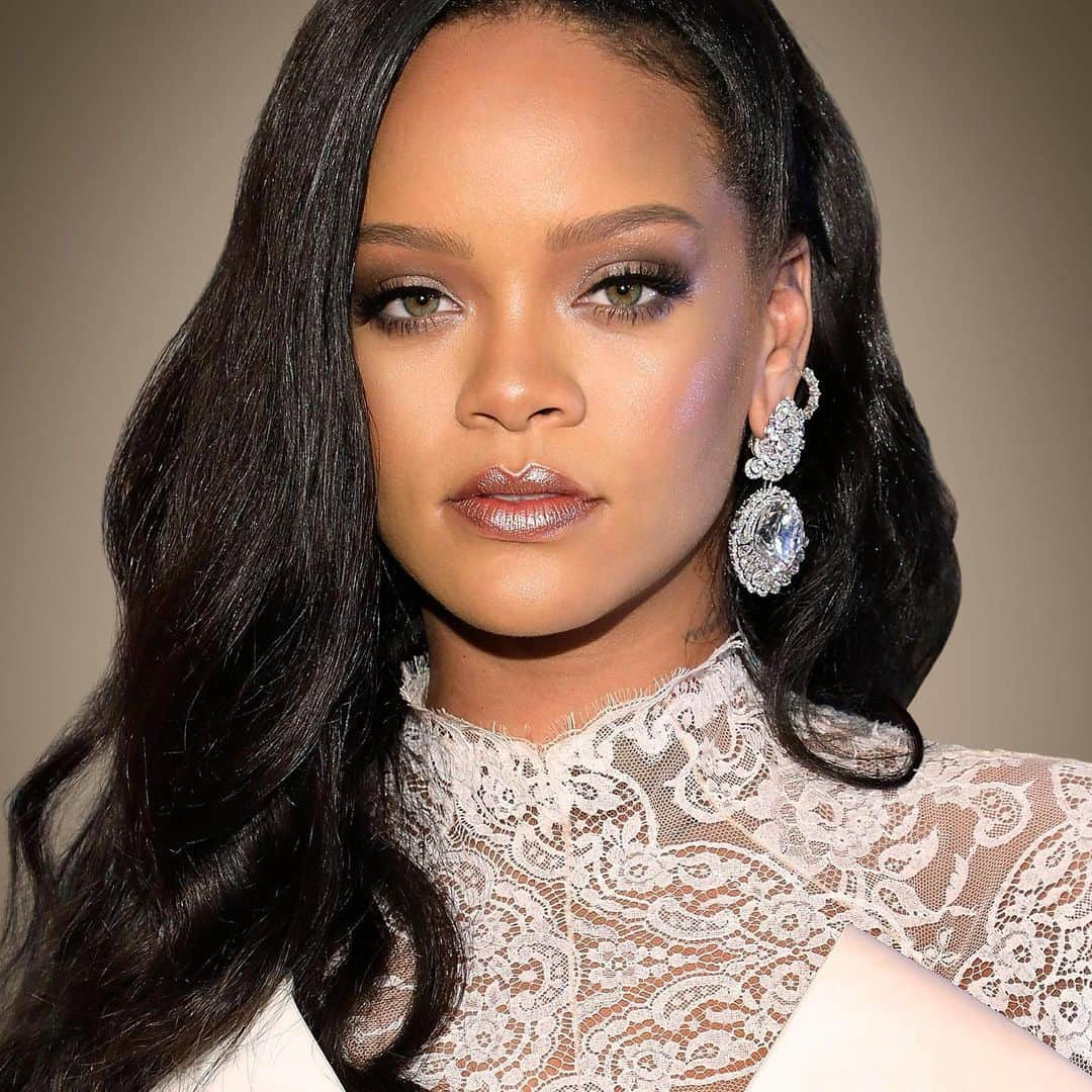 Despierta Americaさんのインスタグラム写真 - (Despierta AmericaInstagram)「Rihanna dona 5 millones de dólares a entidades para enfrentar al Coronavirus.」3月24日 20時39分 - despiertamerica