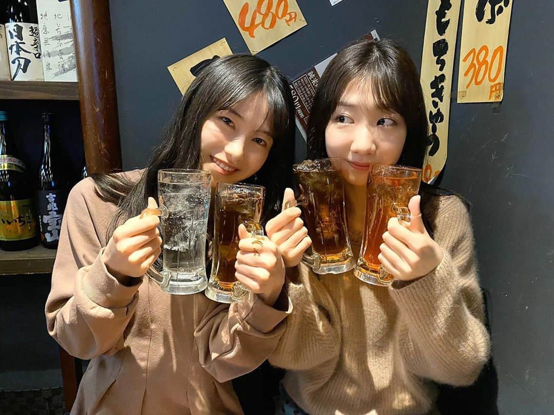 横山由依さんのインスタグラム写真 - (横山由依Instagram)「きりんさん🦒 私たちはいつも飲み物 ダブルスタンバイです😌  #ゆきりん #ゆいはん」3月24日 20時39分 - yokoyamayui_1208