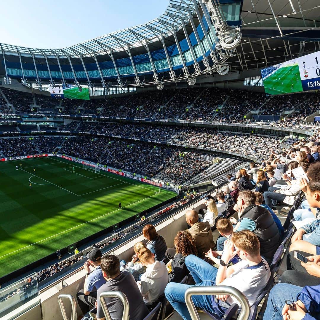 トッテナム・ホットスパーFCさんのインスタグラム写真 - (トッテナム・ホットスパーFCInstagram)「🗓 🏡 This day last year saw the first game at our new home. Today, it's never been more important to stay in yours.」3月24日 20時41分 - spursofficial