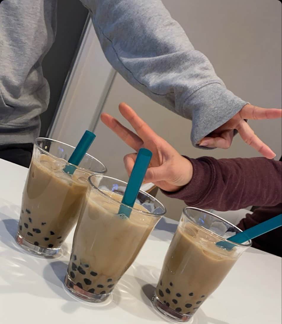 のインスタグラム：「三女お手製のタピオカ！ . 最近タピオカ屋さんでバイトを始めたそうで 家族に作ってくれました✌️ . ロサンゼルスに住んでいた頃 飲んでいたボバにそっくりでうまい！ . #タピオカ#ボバ」