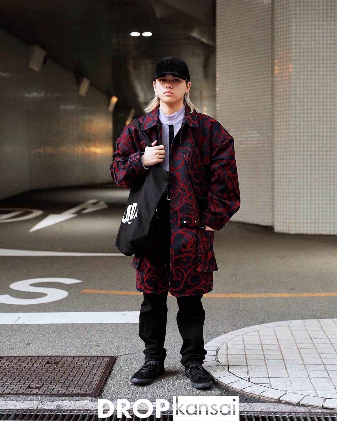 Droptokyoさんのインスタグラム写真 - (DroptokyoInstagram)「KANSAI STREET STYLES @drop_kansai  #streetstyle#droptokyo#kansai#osaka#japan#streetscene#streetfashion#streetwear#streetculture#fashion#関西#大阪#ストリートファッション#fashion#コーディネート#tokyofashion#japanfashion Photography: @fumiyahitomi @kyoheihattori」3月24日 21時00分 - drop_tokyo