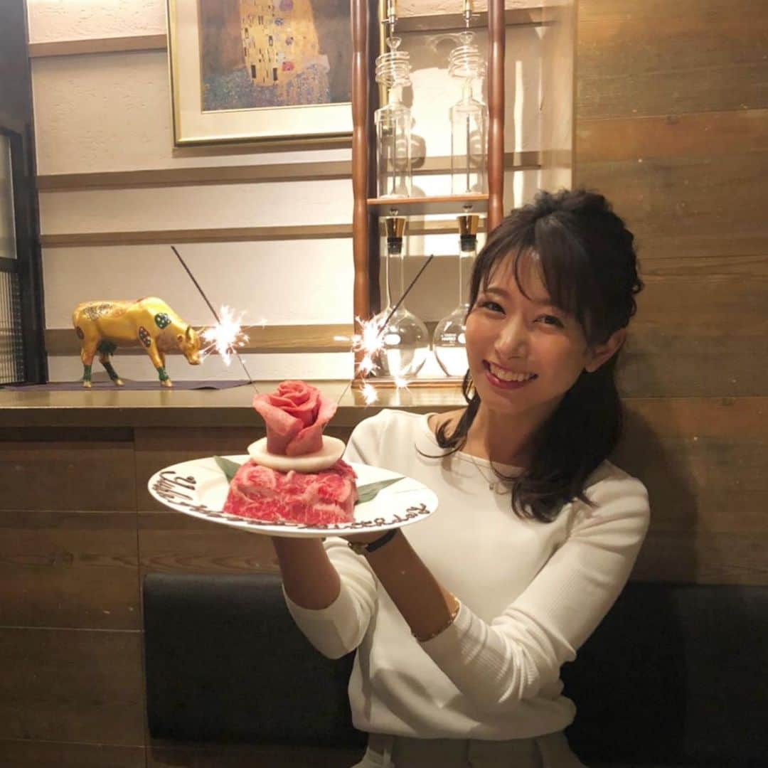 海老原優香さんのインスタグラム写真 - (海老原優香Instagram)「#肉ケーキ いただきました🤤 ﻿ ﻿ 🍖﻿ ﻿ #焼肉大好き﻿ #キムチを食べ始めたら﻿ #大きなお肉が#びっくりしました ﻿ #焼肉#誕生日サプライズ#🎂﻿ #もうすぐ26歳☺︎﻿ #birthday#surprise#26」3月24日 21時10分 - ebioffi