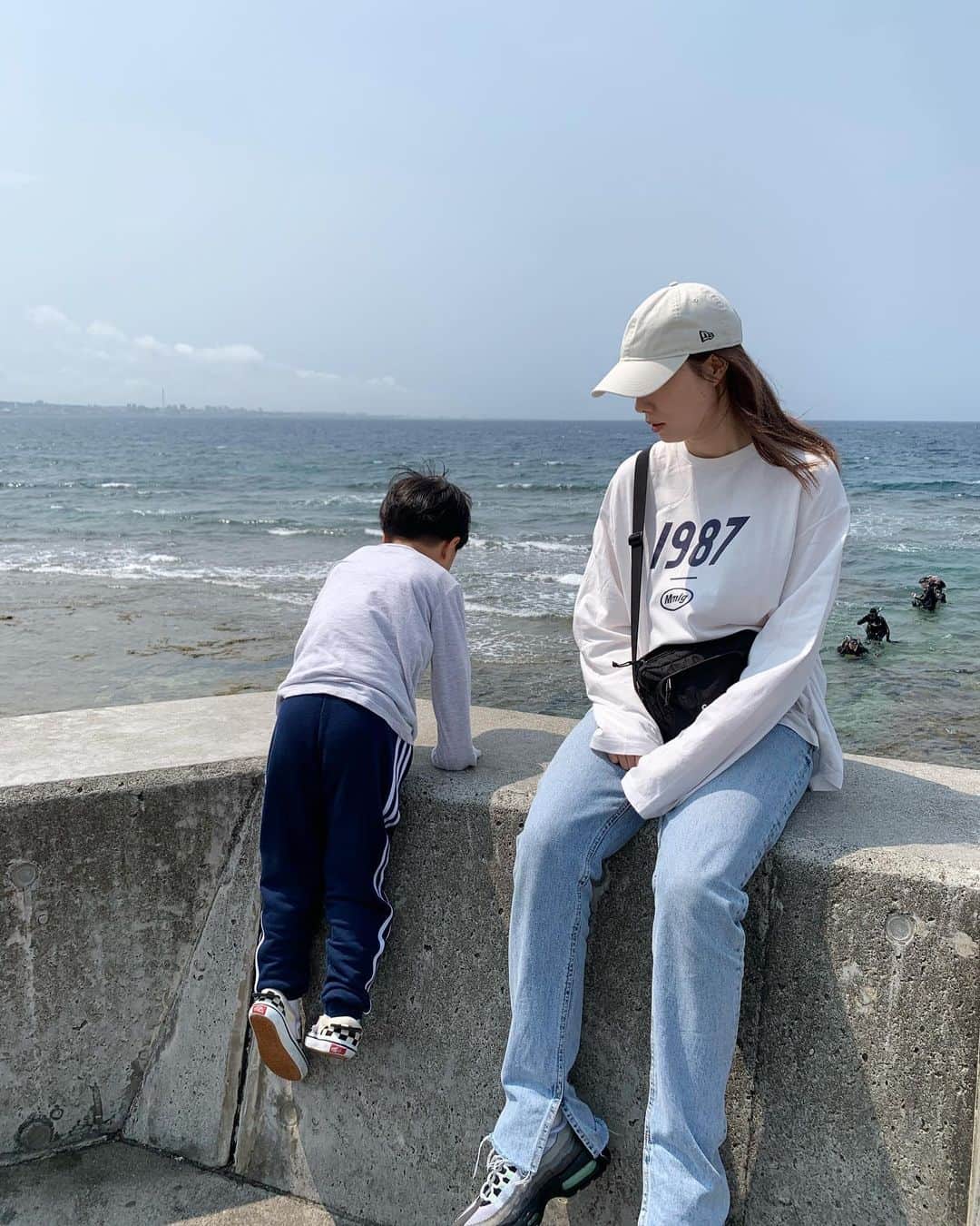 新原愛加のインスタグラム：「🌊」