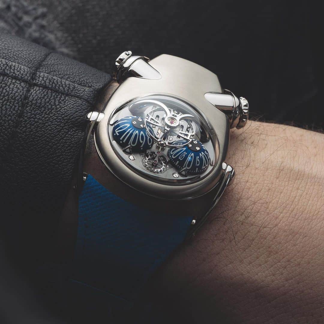 WATCHMANIAさんのインスタグラム写真 - (WATCHMANIAInstagram)「Introducing the new @mbandf Horological Machine 10 BULLDOG. For details and pricing, hit the link in bio. #horologicalmachine10 #horologicalmachine10bulldog #hm10bulldog」3月24日 21時59分 - watchmania
