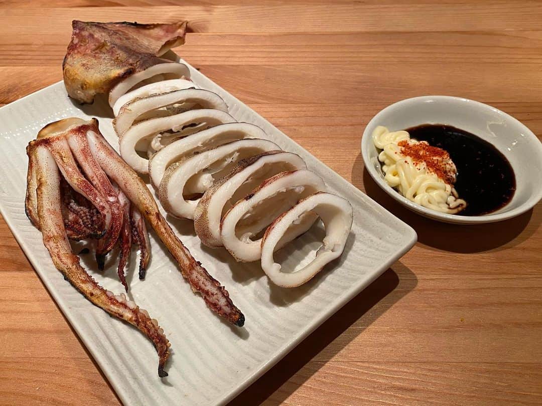 岡崎体育さんのインスタグラム写真 - (岡崎体育Instagram)「イカを丸焼きや！」3月24日 22時16分 - okazaki_taiiku