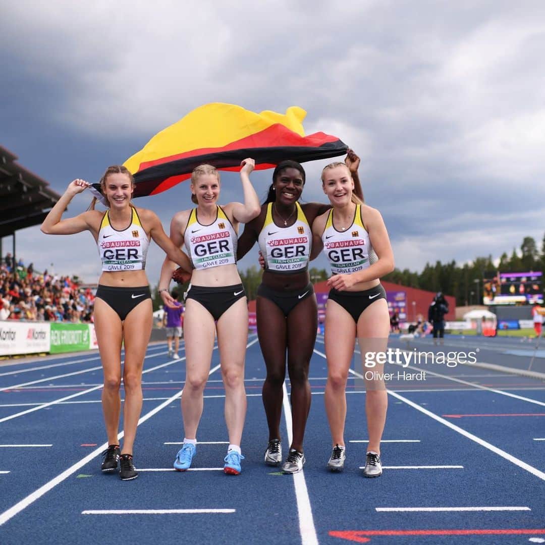 Sophia JUNKのインスタグラム：「Olympia wird verschoben. Aus #tokyo2020 wird nun wohl jetzt #tokyo2021. Eine absolut richtige Entscheidung in dieser sehr schweren Zeit. Als Sportler bricht einem dennoch leicht das Herz, da wir tagtäglich und jahrelang dafür kämpfen. Den Kampf werde ich dennoch nicht aufgeben. Meine Ziele sind klar definiert!! Nun finden nächstes Jahr die olympischen Spiele statt, wo wir hoffentlich alle genauso strahlen wie auf diesem Bild 🙏🏻 In dieser Zeit rücken andere Dinge in den Vordergrund- zeigt Solidarität und Achtsamkeit ☝🏼 #stayathome #noolympics #postponedolympics #stayhealthy #trackandfield #trackgirl #puma #sporthilferlp」