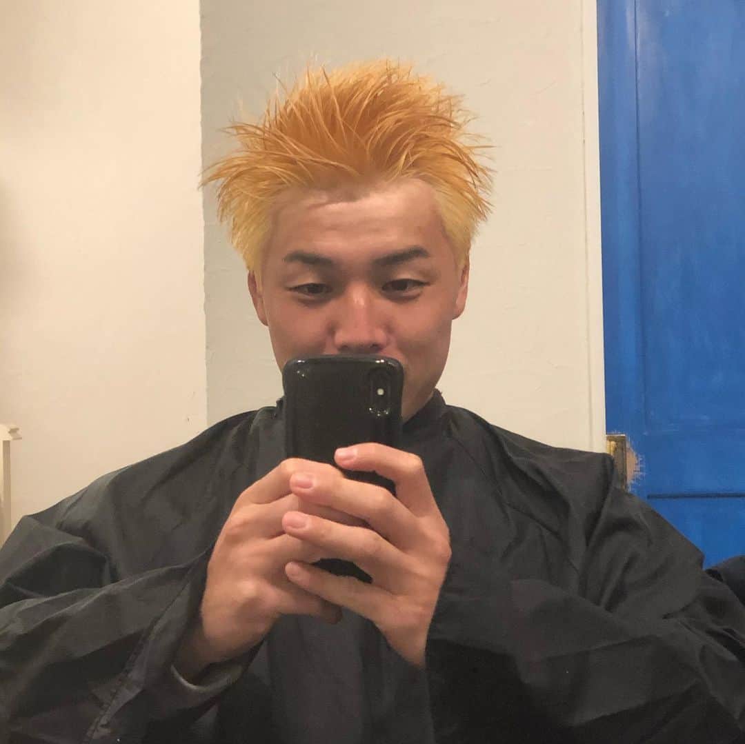 河田篤秀さんのインスタグラム写真 - (河田篤秀Instagram)「イメチェン❕✂︎ . . . . . #hairstyle #haircut #haircolor #giornohairgarden  #jleague  #徳島ヴォルティス  #lovevortis #vortis  #コロナに負けるな #河田篤秀 #mizuno #現状維持は即衰退」3月24日 22時36分 - atsushi_kawata_