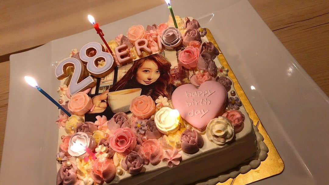 のインスタグラム：「birthdayしてもらいました♥️ かわいすぎるケーキ🥰 #cake #cute #birthdaycake #birthday #mybirthday #ケーキ #かわいすぎる #バースデー #誕生日」