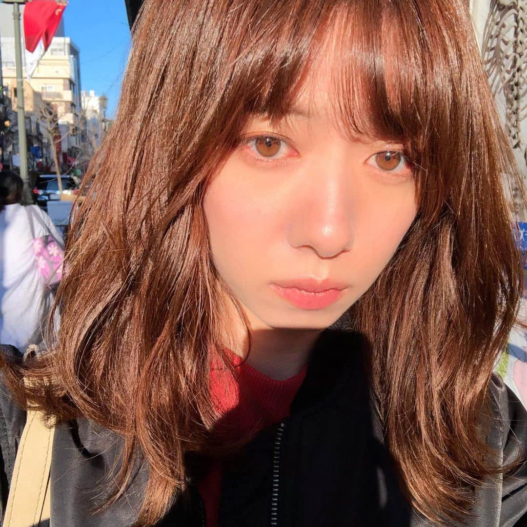 真山りかさんのインスタグラム写真 - (真山りかInstagram)「.﻿ ﻿ ひなたとひかげ﻿ ﻿ 今日はいい日差しだった☀︎﻿ ﻿ #まやまにあ﻿ ﻿ .」3月24日 23時37分 - ma_yama_official