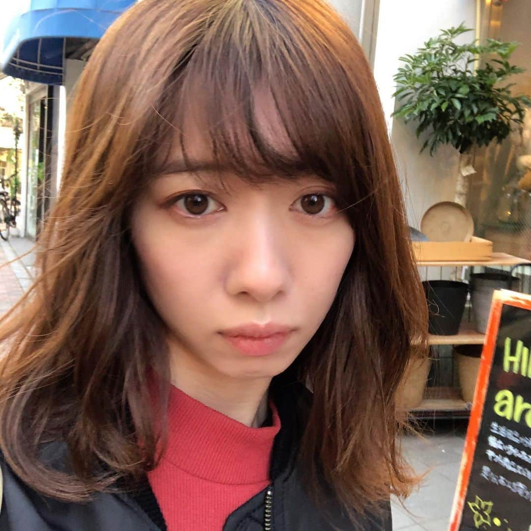 真山りかさんのインスタグラム写真 - (真山りかInstagram)「.﻿ ﻿ ひなたとひかげ﻿ ﻿ 今日はいい日差しだった☀︎﻿ ﻿ #まやまにあ﻿ ﻿ .」3月24日 23時37分 - ma_yama_official