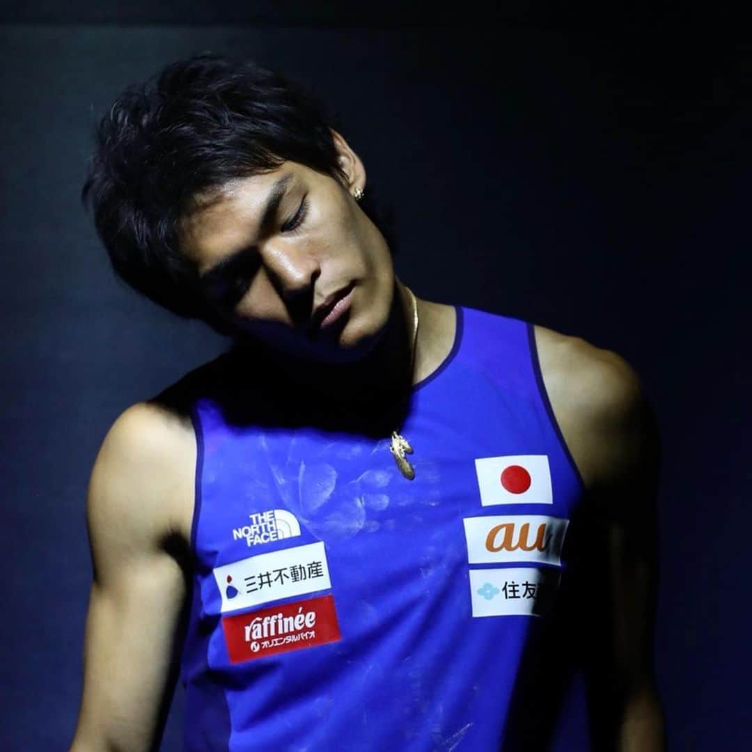 楢崎智亜さんのインスタグラム写真 - (楢崎智亜Instagram)「I’m literally shocked by the new of Tokyo2020 postponement.  Nevertheless, I’m keep aiming for the same goal. No matter when the game will begin.  For us, the Olympic Games is always the huge target and dream. I wish the situation would be resolved for all people, athletes, so we can enjoy fair play in the best game in Tokyo.  From now on, I do what I can climb to prepare for the great future. ————————————— オリンピックが延期されることを知り、正直驚きました。  しかし、オリンピックの開催がいつになったとしても、自分の目指すものは変わりません。  僕たちアスリートにとってオリンピックは大きな目標であり、夢です。  1日も早くこの状況が終息する事を願っています。そして世界中のアスリートがフェアな状態で最高の東京オリンピックが開催されることを祈って、今の自分に出来ることを積み重ねていきたいと思います。 ——————————————— photo by 小海途 良幹 @tokyo2020 #東京オリンピック @au_official #セブンイレブン @thenorthfacejp #アイディホーム @air_sleeptechnology @unparallelup @frictionlabs」3月25日 0時00分 - tomoa_narasaki