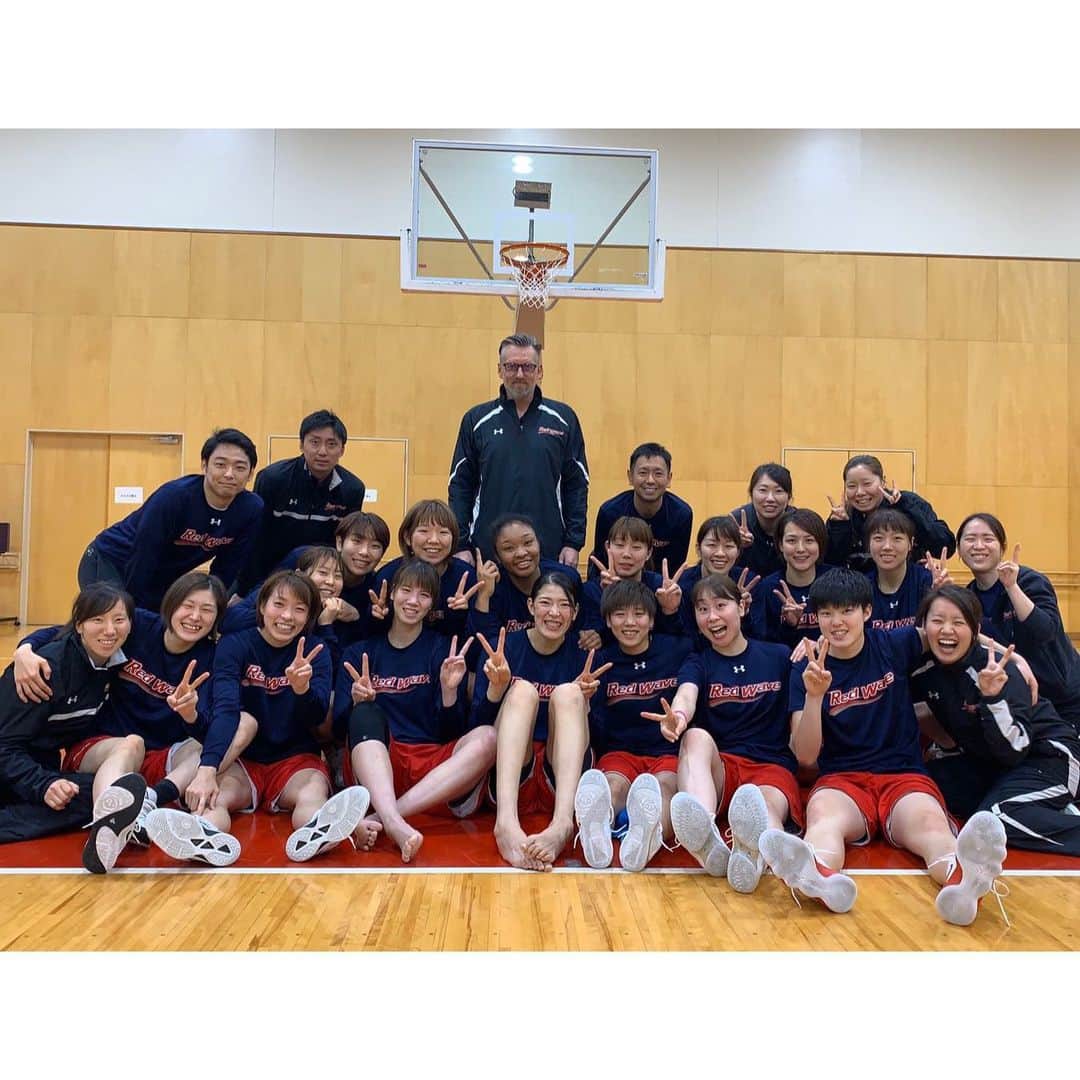 篠崎澪さんのインスタグラム写真 - (篠崎澪Instagram)「このメンバーでまだまだ試合がしたかった… ﻿ 今シーズンもたくさんの応援ありがとうございました🙇‍♂️」3月25日 10時13分 - siiiiiiiii11
