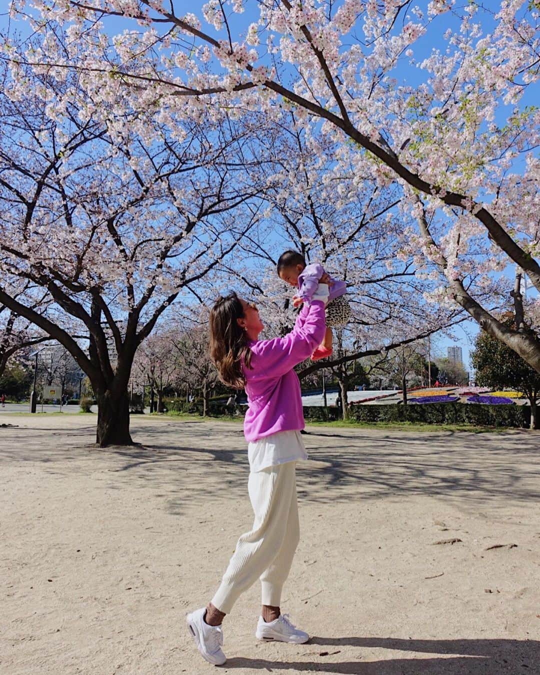 斎藤菜々子さんのインスタグラム写真 - (斎藤菜々子Instagram)「. お家の近くも満開に近かったよ🌸 今年はゆっくりお花見出来ないけど 来年はたくさんお花見しようね🤍 その頃には走り回ってるだろうね👶🏼 . #__nano__」3月25日 10時29分 - nanacoco.7