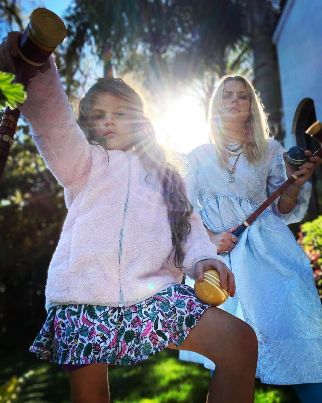 ビジー・フィリップスさんのインスタグラム写真 - (ビジー・フィリップスInstagram)「Do you play...Croquet?」3月25日 10時29分 - busyphilipps