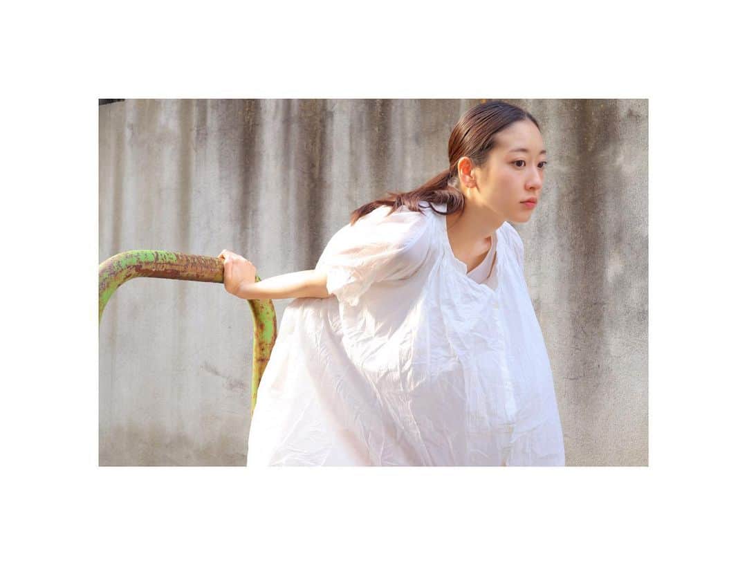 鮎川桃果のインスタグラム：「桜の下を通るだけでもお花見気分🌸」