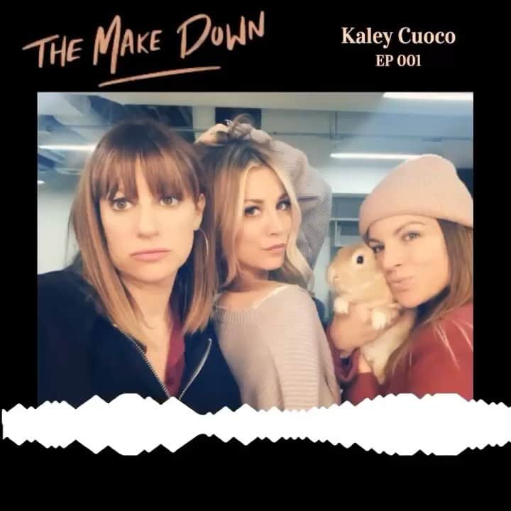 オデット・アナブルのインスタグラム：「Quarantine Hack! My girls @christinesymondshair and @jamiemakeup just launched their podcast @themakedown today! First two episodes are up now with the hilarious @kaleycuoco and @chelseahandler (two gals that I adore.) Perfect time to listen to something bright while we stay safe and responsible indoors. Enjoy!」
