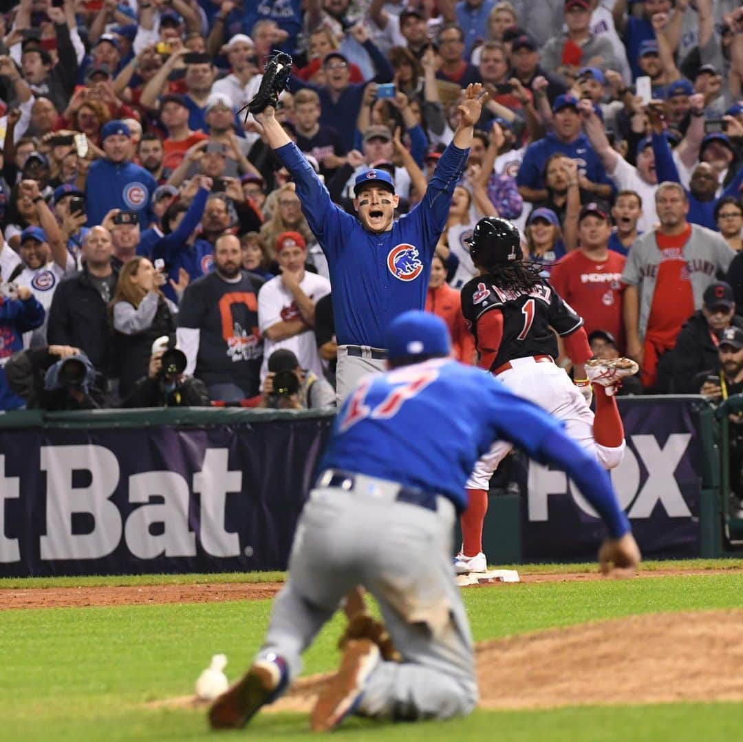 シカゴ・カブスさんのインスタグラム写真 - (シカゴ・カブスInstagram)「#CubsCollection: 2016 Postseason. It’s the story that captured the attention of baseball fans everywhere. The 2016 postseason was full of magical moments, heroic performances and most importantly, hope. Those moments can be identified from a single photo and will be replayed in the memories of Cubs fans forever. After all, it’s not every day a team breaks the oldest curse in sports history. “It’s gonna happen” became a rallying cry. You could see the passion erupt from the players and fans alike with each pitch. Everyone has their own 2016 postseason story. Share what made the Cubs 2016 World Series Championship worth the wait for you in the comments. Find more photos on Facebook.com/Cubs.」3月25日 6時16分 - cubs