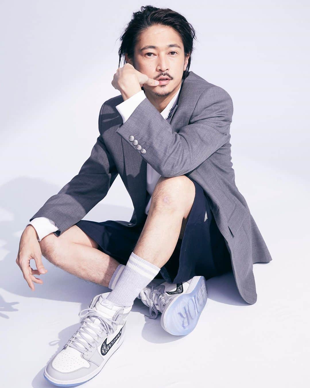 窪塚洋介のインスタグラム：「UOMO magazine released today!! #uomo #dior #air_dior #jordan #aj #yosukekubozuka」