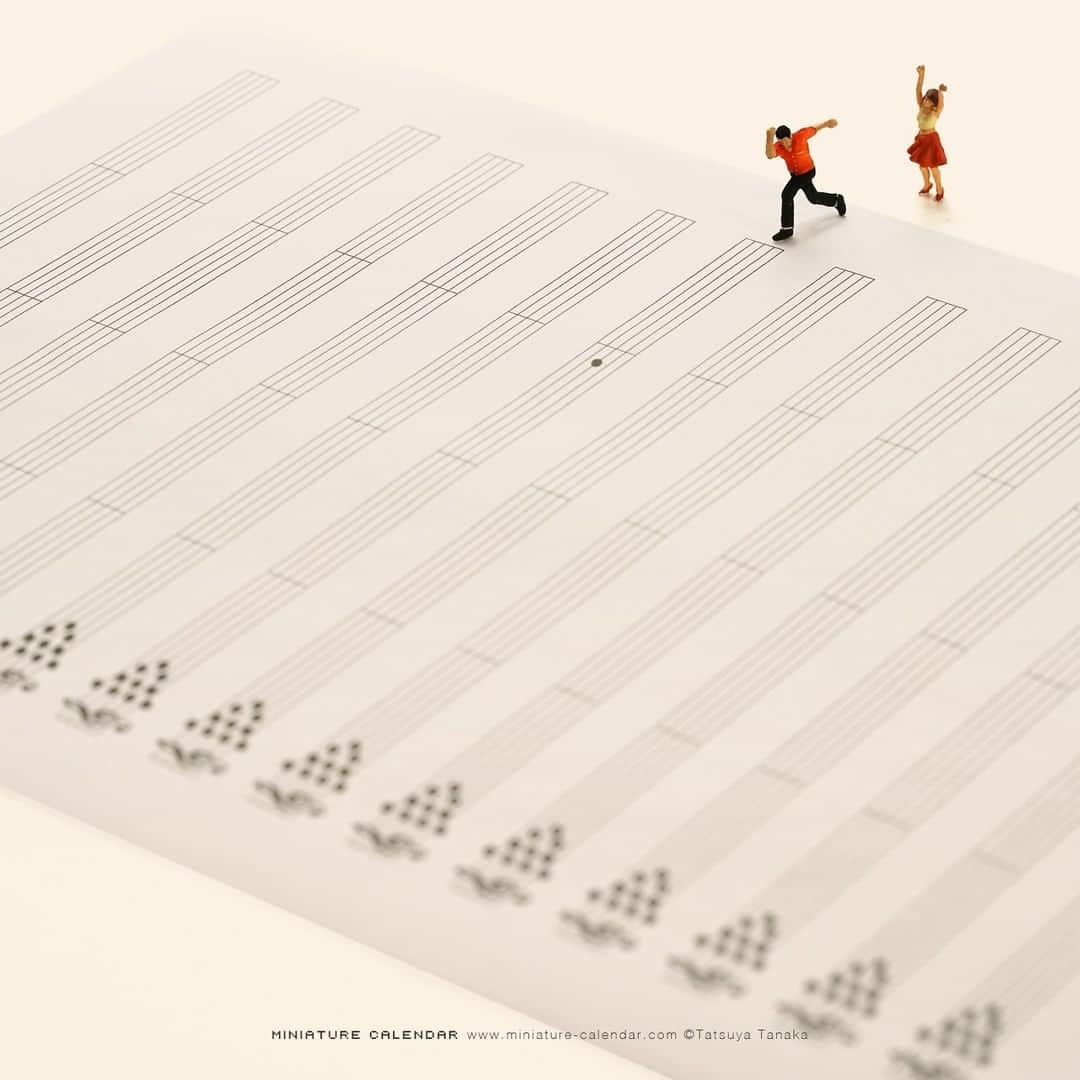 田中達也さんのインスタグラム写真 - (田中達也Instagram)「⠀ “Bowling Score? Music Score?” ⠀ 音楽もボウリングもスコアが大事 ⠀ #ピアノ #ボウリング #Piano #Bowling ⠀ ────────────────── 《EXHIBITION info》 ⠀ 【small MUJI vol.1“Miniature”】 until: May 10, 2020 #smallMUJI #MUJIfinland ⠀ ℹ️Please look at the Instagram story’s highlight for more information. ⠀ ────────────────── 《Coming Soon》 ⠀ 【MINIATURE LIFE展 in 福島】 MINIATURE LIFE EXHIBITION in Fukushima March 27 - May 10, 2020 #MiniatureLife展 #ミニチュアライフ展」3月25日 7時00分 - tanaka_tatsuya