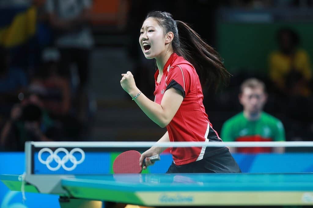 リリー・チャンのインスタグラム：「It’s official - the 2020 Olympics will be postponed. An an athlete, I’m heartbroken by the news, but it’s also quite relieving to hear this absolutely necessary decision after so many weeks of uncertainty. This situation is out of our hands and ensuring the health and safety of our society comes before anything else. Lots of sacrifices and adjustments must be made, but I know we are resilient. Together, we will get through this even better and stronger than ever. Tokyo 202ONE bring it on 🇯🇵👊🔥 #Tokyo2020 #Tokyo2021 #StayStrong #StayHealthy #StayHome #PositiveThinking #Olympics」