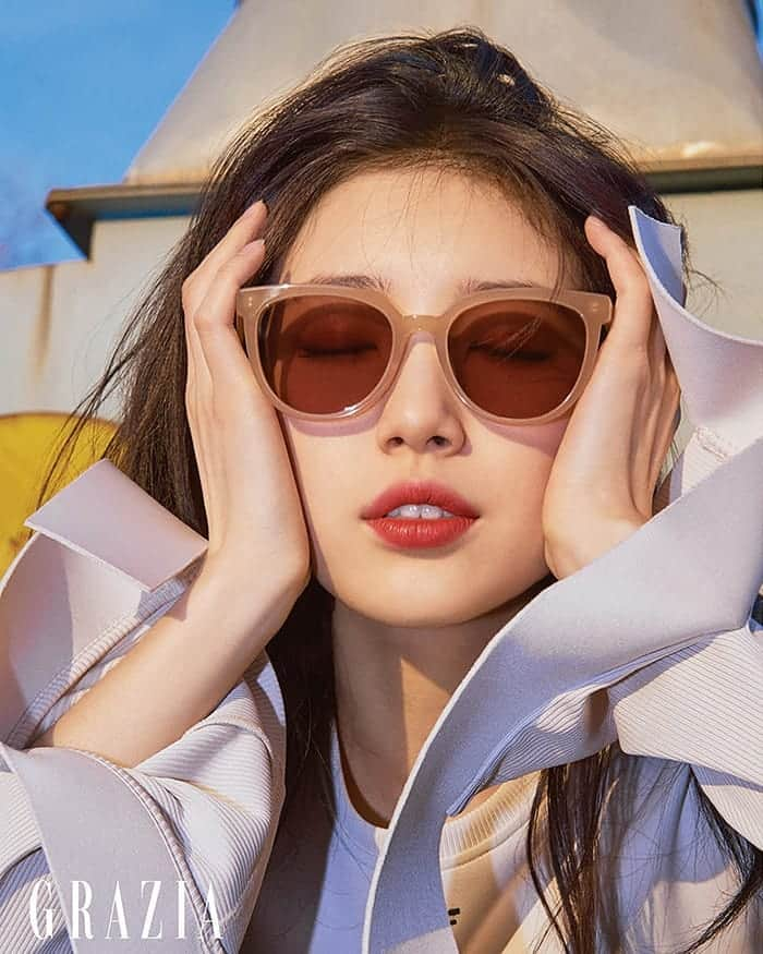 Just a girlさんのインスタグラム写真 - (Just a girlInstagram)「Suzy @skuukzky For Grazia Magazine April Issue 2020 💜 . . . . . #수지 #Suzy#koreangirl #맞팔 #셀스타그램 #셀카 #얼스타그램 #데일리 #선팔 #인스타그램  #f4f  #like4like #ootd  #おしゃれ #オシャレ #いいね返し #フォロー #韓国人 #韓国 #セルカ #自撮り #ファッション #フォロー #koreanmodel #magazine #koreanstyle #koreanfashion #🇰🇷 #😎」3月25日 7時33分 - cecithegirl