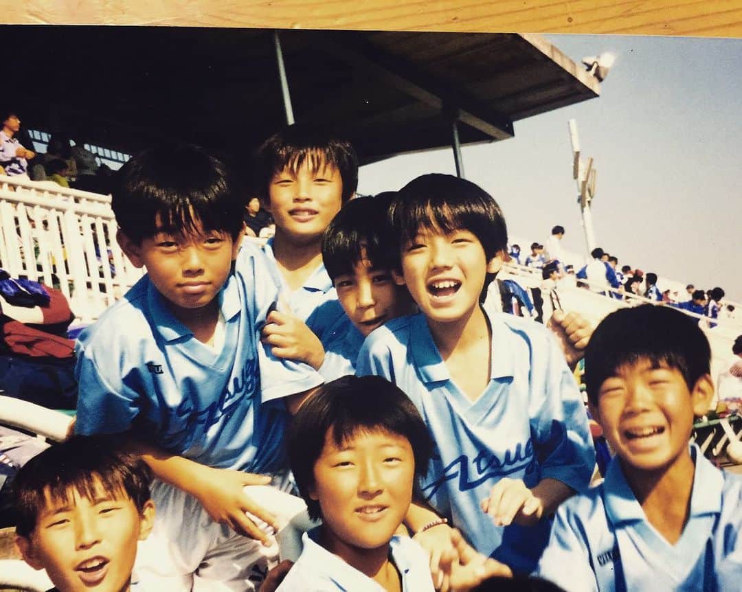 大儀見優季のインスタグラム：「I grew up with playing soccer with boys, I was the only girl in my age who was playing soccer in Atsugi city Japan at that time.  Can you imagine that? After 30 years, I’ve been quarantined in the America, can you imagine that?! 😂  #StaySafe #StayHome  #BeStuckTogether #IshakeYourDrums」