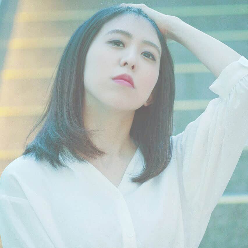 井上麗夢のインスタグラム：「🌸﻿ ﻿ 最近和装ばかり上げてたので﻿ たまにはこんな写真も。﻿ ﻿ また街中撮影したいなぁ﻿ ﻿ #撮影﻿ #ポートレート﻿ #ポートレートモデル」