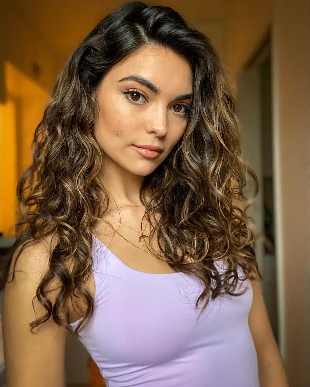 キラ・サントーロのインスタグラム：「is everyone else losing track of the days? 👾」