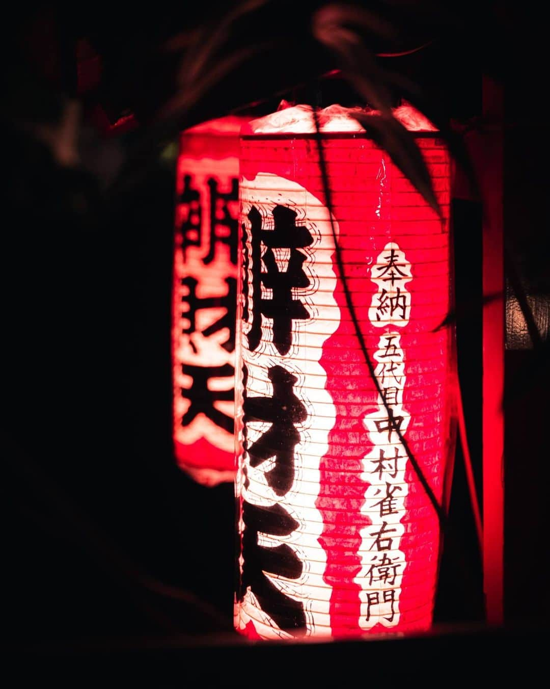 Joshさんのインスタグラム写真 - (JoshInstagram)「Simple, quiet nights when no one comes to pray at the shrine. . . . . . #東京 #東京カメラ部 #日本 #写真部 #ourmoodydays #streetframe #streetclassics #streets_vision #urbanromantix #urbanandstreet #citygrammers #killyourcity #discoverjapan #discovertokyo #streetmobs  #japan_vacations #urban_shutter #tokyocameraclub #streetdreamsmag #night_owlz #citykillerz #street_focus_on #streetgrammer #visitjapanjp #explorejapan #fatalframes #agameoftones #rawurbanshots #igjapan #shrine」3月25日 9時05分 - joshtaylorjp