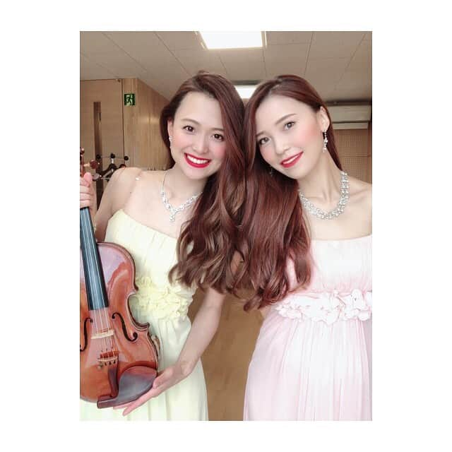 苅谷なつみ*安藤千紗都のインスタグラム：「ちょっとずつ更新していこうかな💕 . #piano #violin #concert #dress #ピアニスト #バイオリニスト #安藤千紗都 #苅谷なつみ #duoaile #デュオエール」