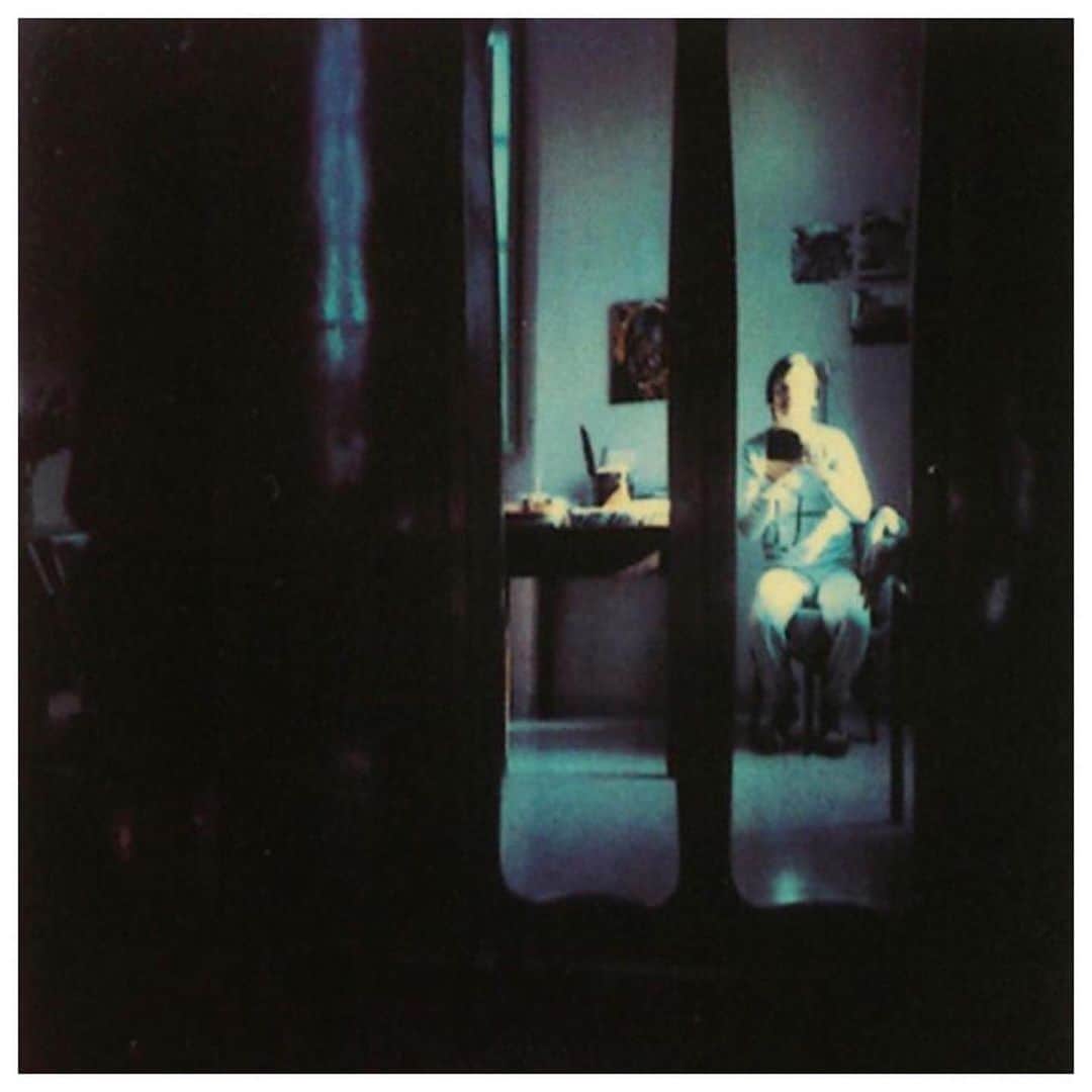エマニュエル・ベアールのインスタグラム：「・・・ Andrei Tarkovsky // "I think I'd like to say only that they should learn to be alone and try to spend as much time as possible by themselves. I think one of the faults of young people today is that they try to come together around events that are noisy, almost aggressive at times. This desire to be together in order to not feel alone is an unfortunate symptom, in my opinion. Every person needs to learn...how to spend time with oneself. That doesn't mean he should be lonely, but that he shouldn't grow bored with himself because people who grow bored in their own company seem to me in danger, from a self-esteem point of view."」