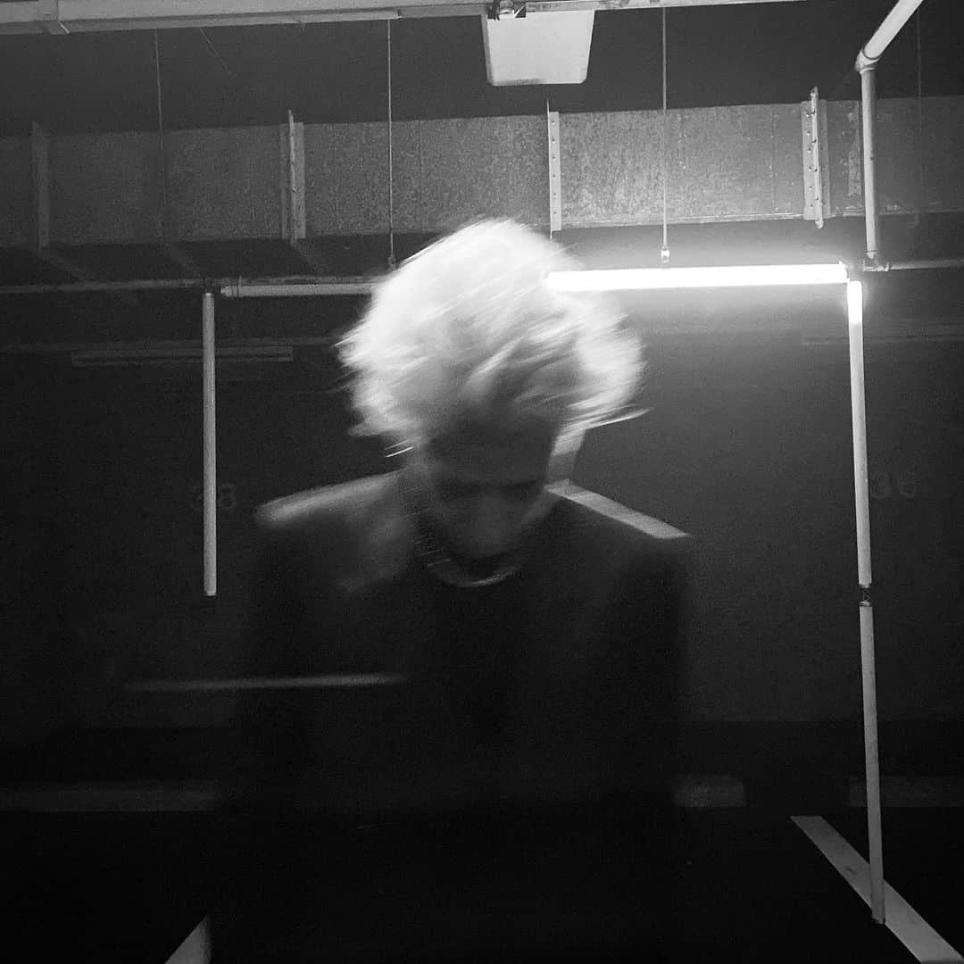 I Don't Like Mondays.さんのインスタグラム写真 - (I Don't Like Mondays.Instagram)「Plastic City VIDEO : LINK IN BIO Direction @_masaki_sato  Styling : @yu_idlms  Special Thanks : @c_coffee_official  #IDLMs」3月25日 20時58分 - idlms.official