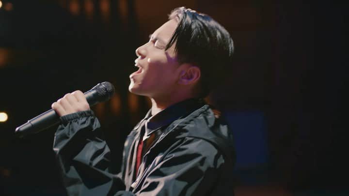 SIRUPのインスタグラム：「本日発売のNew EP「CIY」より”Your Love”のMVが公開されました🔥  SIRUPでは初めて生ブラスを入れた曲です🎷 バンドメンバーもめっちゃいい顔してますしみんな見てね🤝 ストーリーにリンク貼りまくります。  みんなEP聞いてくれてありがとう！ 愛をテーマにして、去年から考えてた世の中への危機感や自分なりの考えを詰め込んだアルバムになりました。世の中がこうゆう状況だからこそ聞いてほしい。そしてこの作品だけではなくて音楽はいつもそれを歌ってきてます。外出出来ない日々が来ても音楽聴いてメンタルを健やかに出来ると信じてます。 まじでChoice is yours🙏🏻 . .  Drums / Cho @rab_from_soulflex Bass @yugo1027 Key @atsushi__inoue Sax @kent_from_soulflex Guitar / Cho @hisa1108 Guitar & Manipulate @shinsakiura_tokyo  Director : @kasaiyusuke324 (YAR) Cinematographer : Takashi Sekimori Camera Assistant : Ryota Yasuhara, Shuta Iida Lighting : @yukimaeshima (YAR) Lighting Assistant : Yuki Ogawa, Satoshi Hoei, Katsumi Karasawa, Shuhei Akahoshi Moving Light : Nami Kawabata (AKARICENTER), Wataru Ehara (AKARICENTER), Issei Watanabe (AKARICENTER), Natsumi Suehiro (AKARICENTER) Live Staff : @kenta__arai @ryum_labo Yuta Furumai @uspyuki Stylist (SIRUP) : @stylist_teppei Stylist (Band) : @yrtto Hair & Make-up : @kyokokawashima.works Character Costume : Mayako Shigeta Colorist : Yuma Karasawa (McRAY) Graphic Design : @junpeiinoue (YAR) Producer : @shunkichiyokoyama (YAR), Ryuta Nagano (REXX) Special Thanks : Yoshihiro Nishi, Tomoya Kishimoto, Dosukoi Tanaka (HBB)  #SIRUP #CIY」