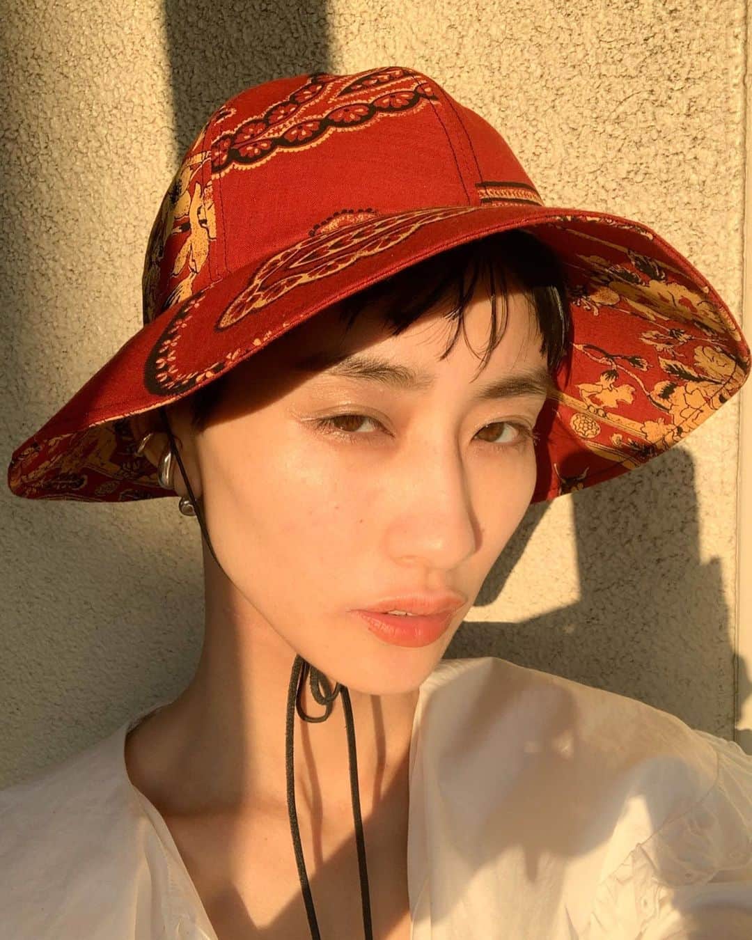 浦川望美さんのインスタグラム写真 - (浦川望美Instagram)「帽子が好きでどんどん集まっていく。 黒のハット褒めてもらいますがバンダナ柄も可愛いという事を伝えたかった。」3月25日 19時49分 - noz_omi