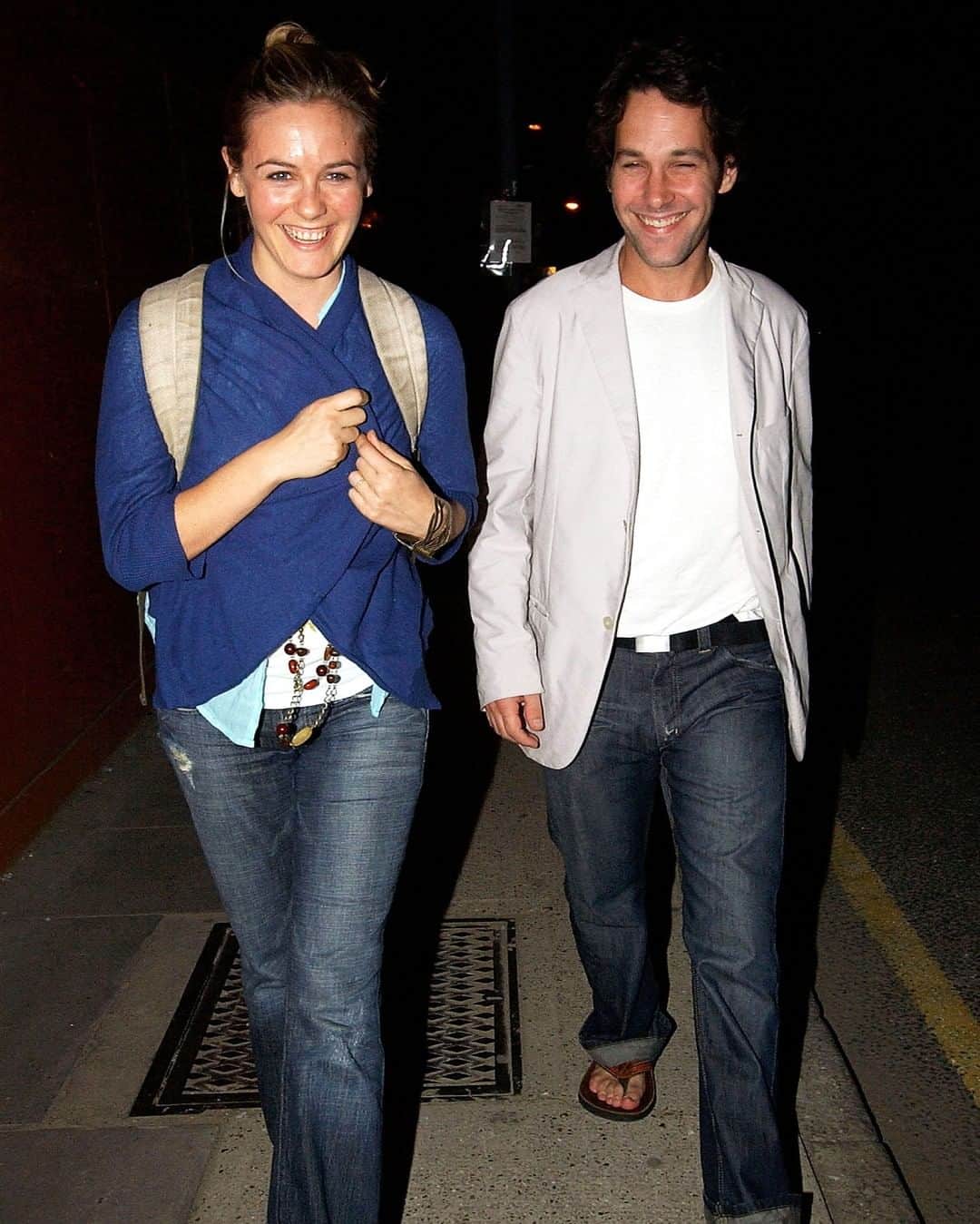 GQさんのインスタグラム写真 - (GQInstagram)「#YourMorningShot: Paul Rudd and Alicia Silverstone in London, circa 2005.」3月25日 20時00分 - gq