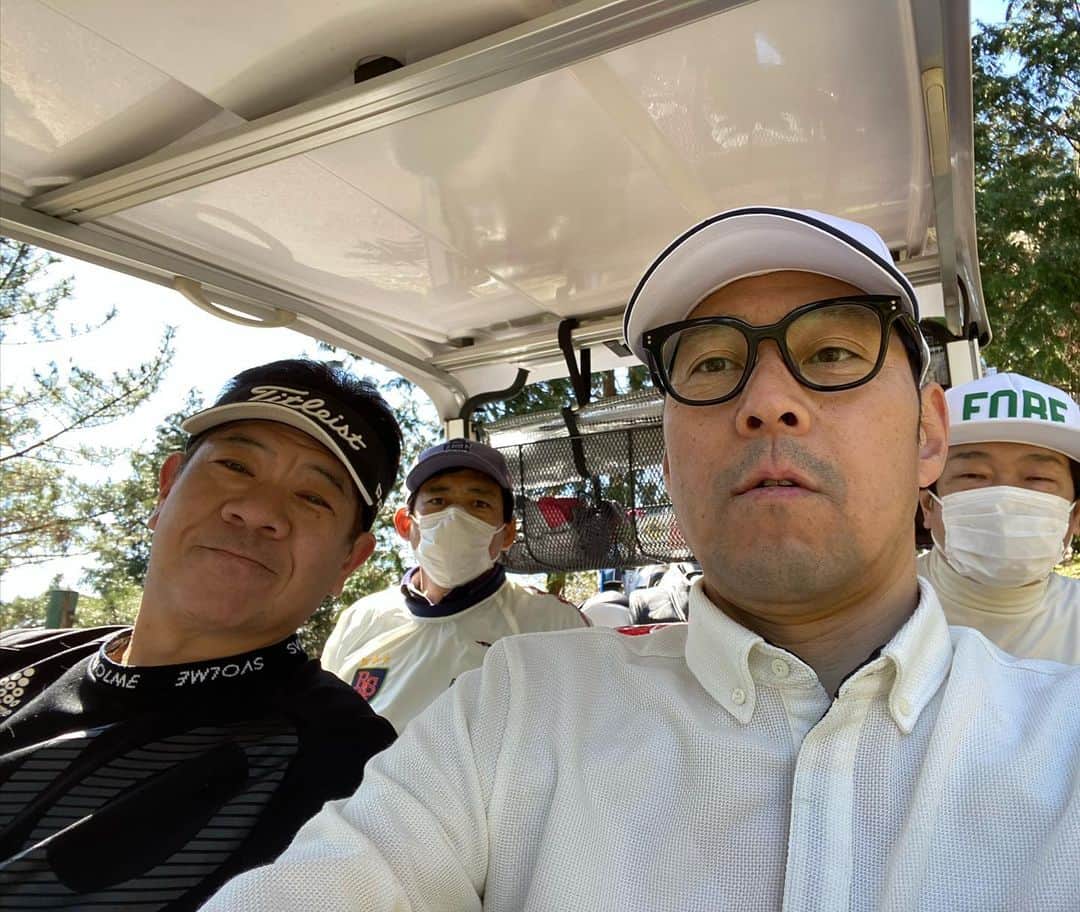 東野幸治さんのインスタグラム写真 - (東野幸治Instagram)「大西ライオンズゴルフ倶楽部でコンペしをして、まさかの優勝。 原西、蛍原、華丸、東野のメンバーで楽しくゴルフをしました。」3月25日 20時22分 - higashinodesu